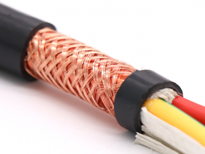 对于电线电缆,还取决于电线表面和导线直径